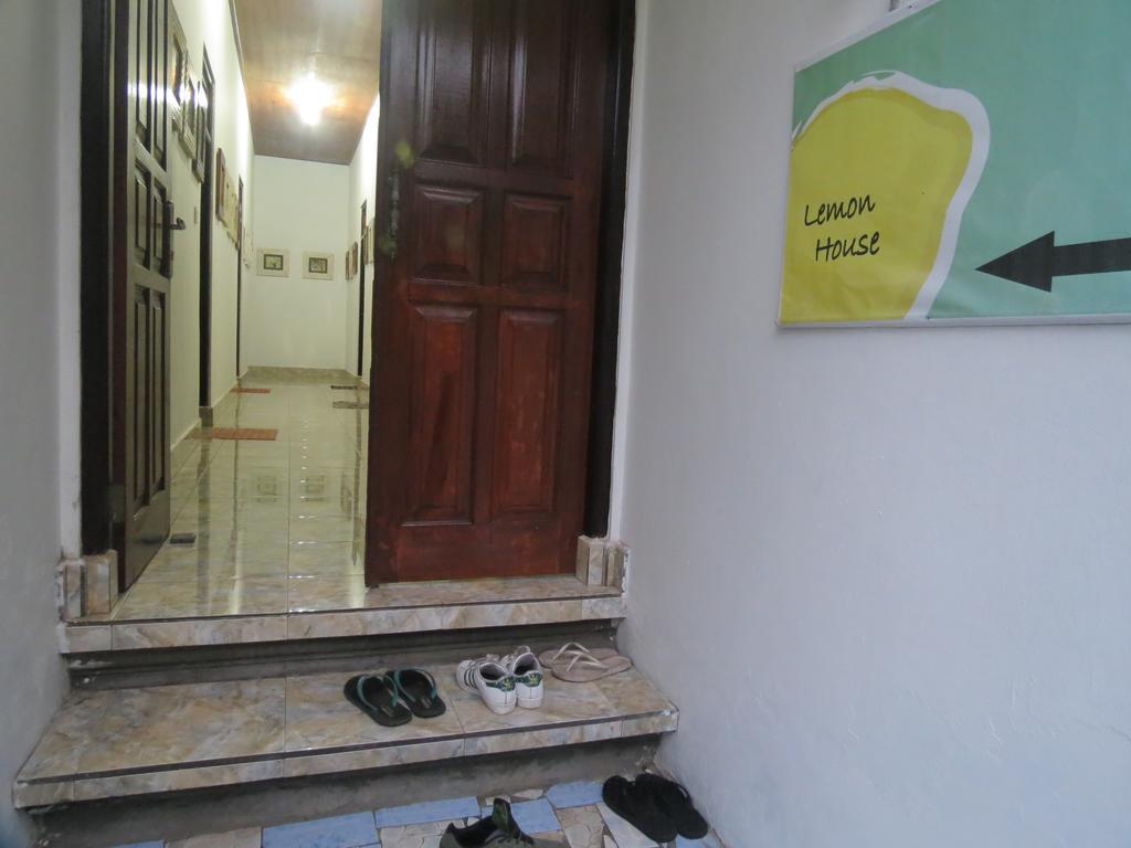 パダンバイ Lemon Houseホステル エクステリア 写真